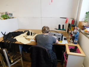 Dílna – šití brašny na motorku z materiálu Polymar